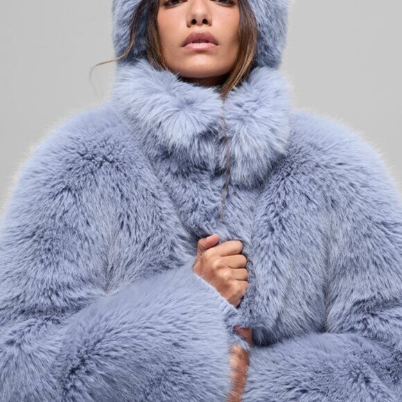 Opulent Faux Fur Cropped Jacket - Picture 3 of 6